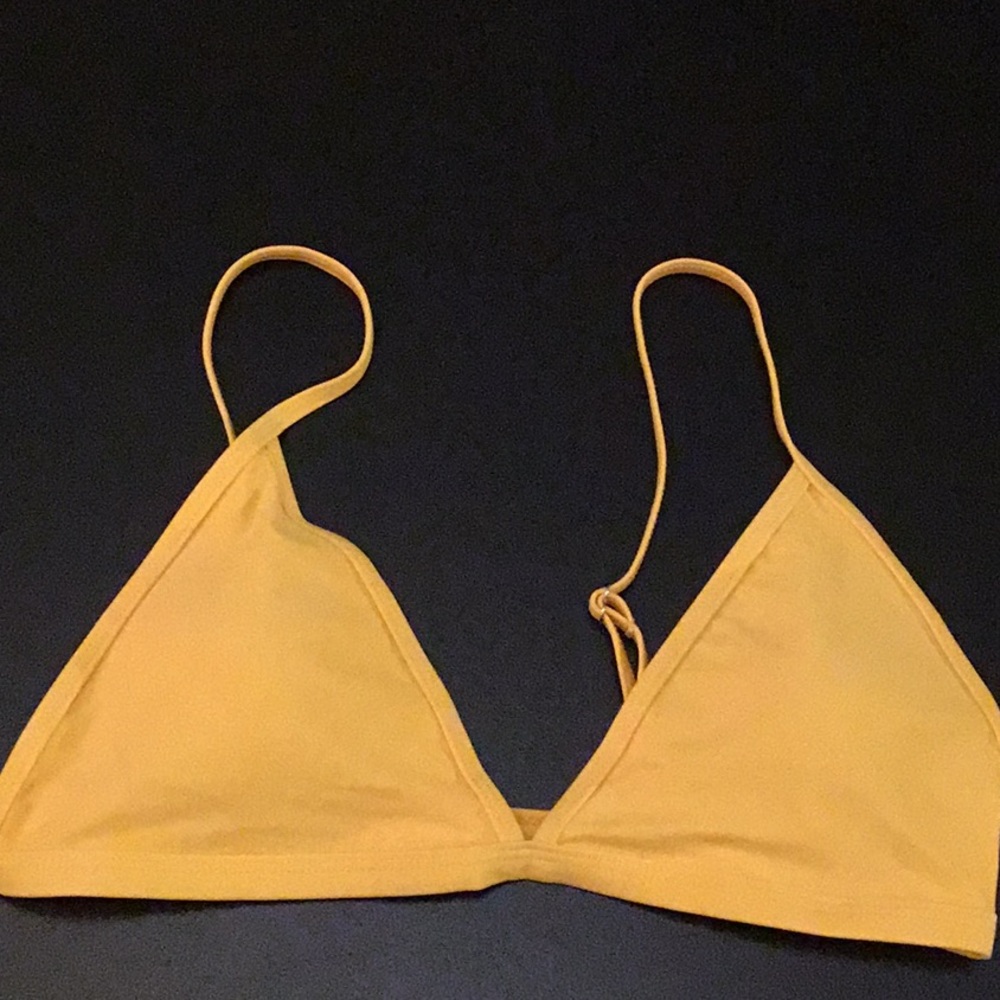Yellow string bikini. 😍 - Picture 2 of 5